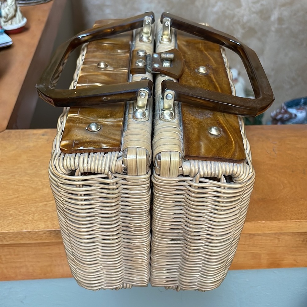 Vintage Straw Basket Handbag - Picture 11 of 16